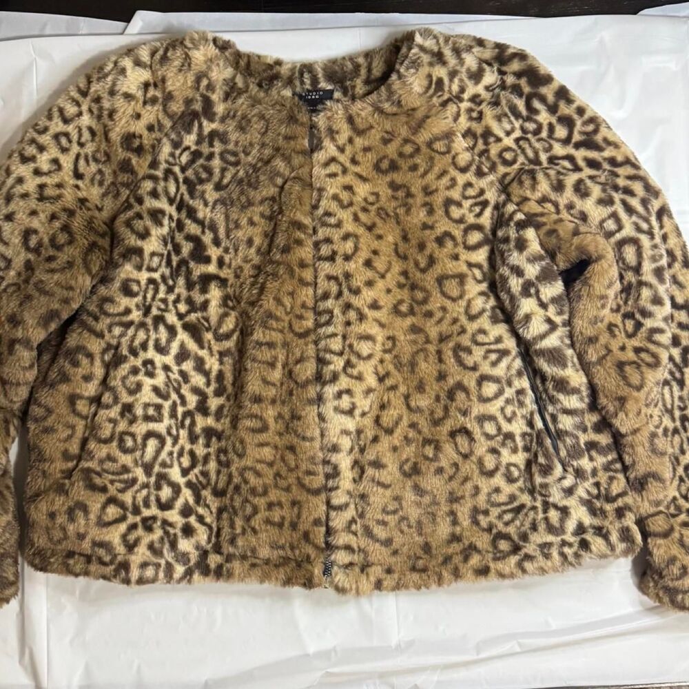 Studio Women's Jacket